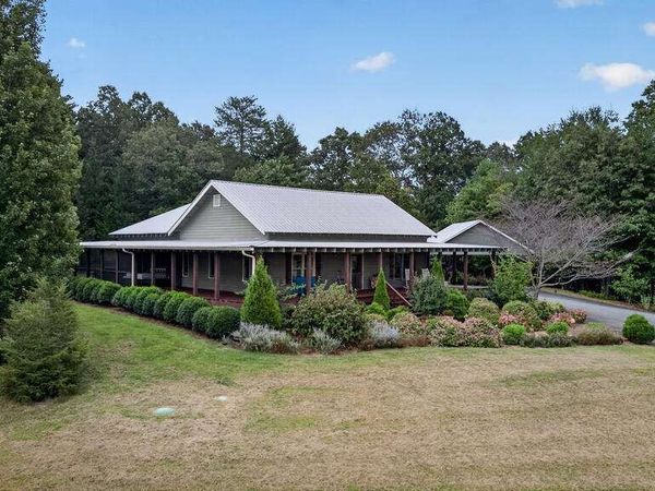 210 W Pierceville Road, Mccaysville, GA 30555