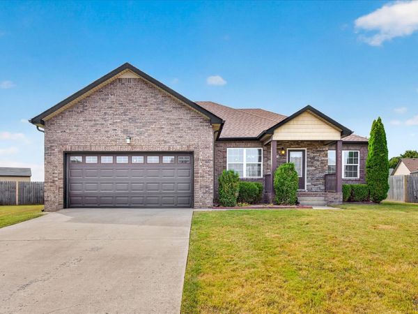 676 Crestone Court , Clarksville, TN 37042