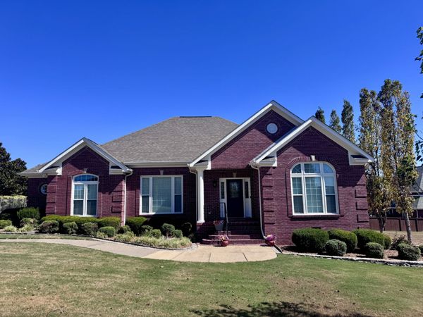 103 Golf Dr , Fayetteville, TN 37334