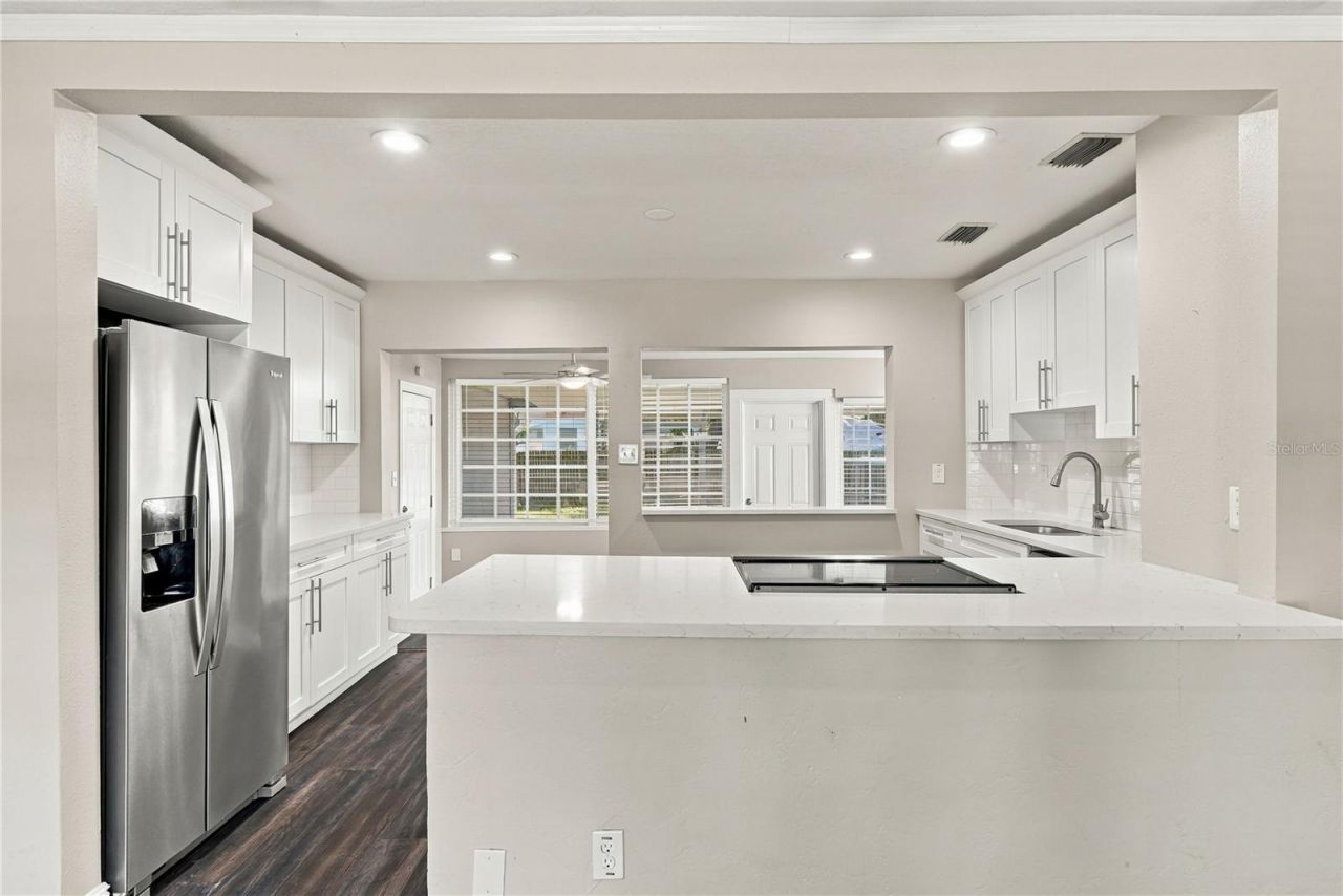 3184 11th Avenue N, Saint Petersburg, FL 33713 Photo