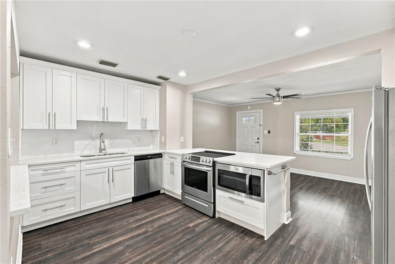 3184 11th Avenue N, Saint Petersburg, FL 33713 Photo
