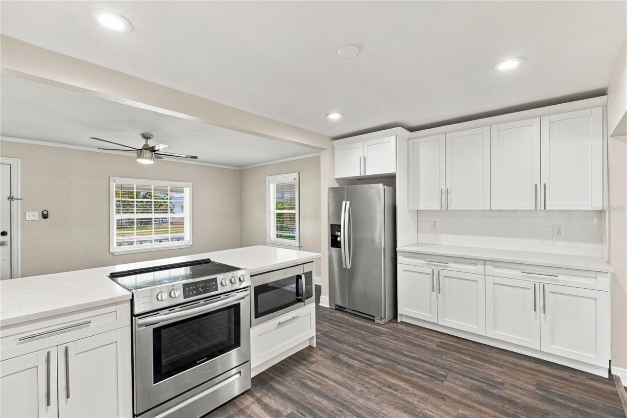 3184 11th Avenue N, Saint Petersburg, FL 33713 Photo
