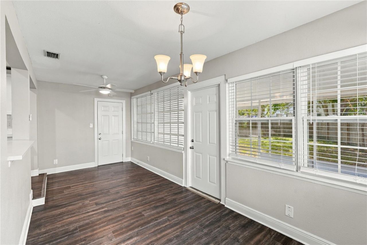 3184 11th Avenue N, Saint Petersburg, FL 33713 Photo
