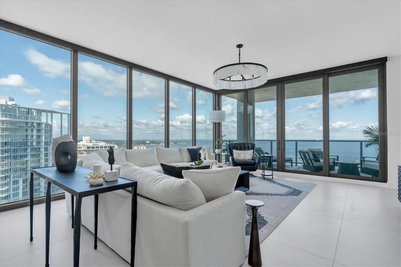 301 1st Street S, Unit 3003, Saint Petersburg, FL 33701 Photo