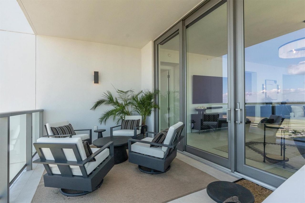 301 1st Street S, Unit 3003, Saint Petersburg, FL 33701 Photo