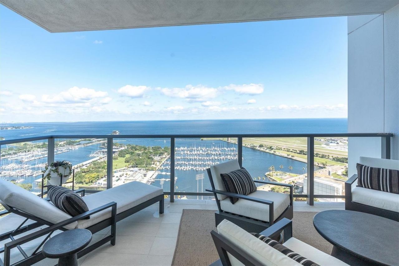 301 1st Street S, Unit 3003, Saint Petersburg, FL 33701 Photo