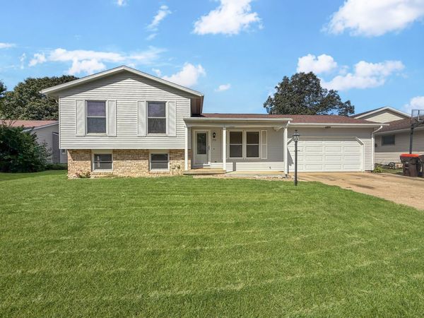 919 North Drive , Rantoul, IL 61866