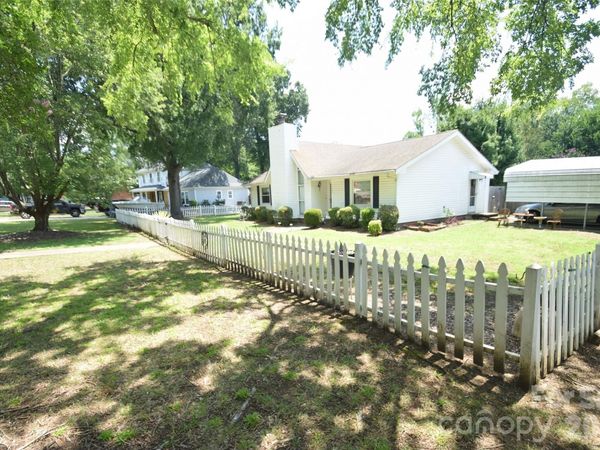 12202 Charing Grove Lane, Charlotte, NC 28273