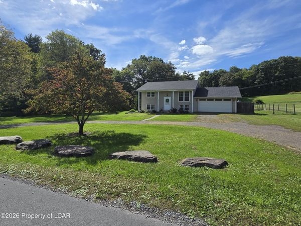 528 Brace Road, Dallas, PA 18612