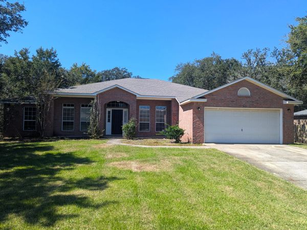 2037 Hawthorne Drive, Navarre, FL 32566