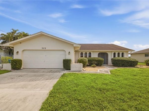 301 SE 18th AVE , CAPE CORAL, FL 33990