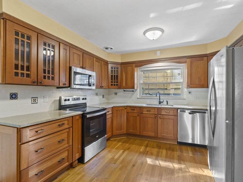 40 S Kellner Road, Columbus, OH 43209 Photo 3