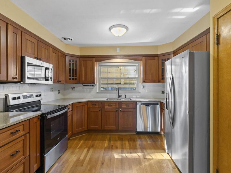 40 S Kellner Road, Columbus, OH 43209 Photo 6