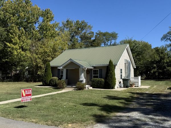 201 Dollar Ave , Portland, TN 37148