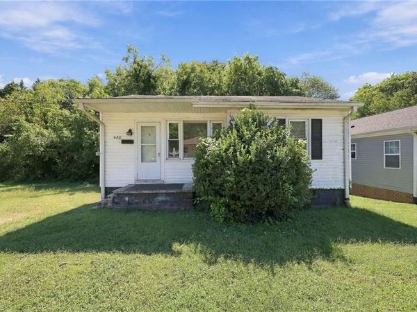 911 Taft Street , Winston-Salem, NC 27105