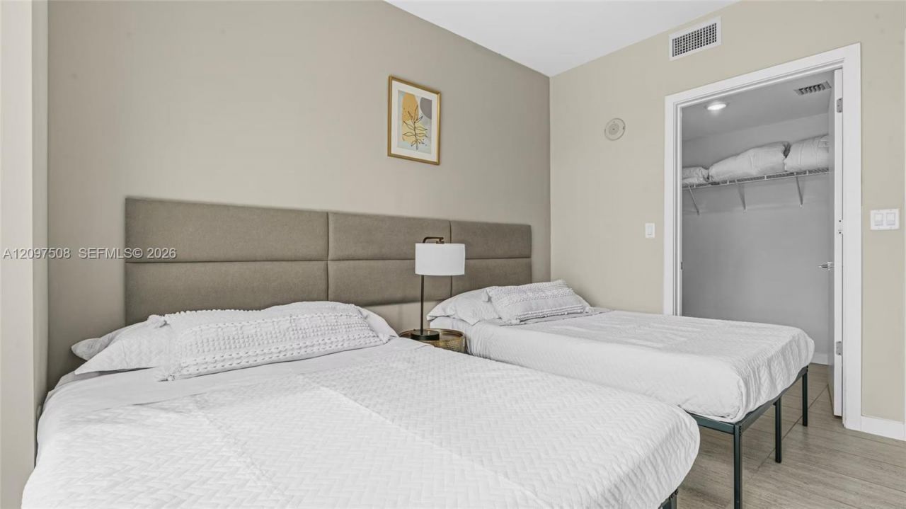 3900 Biscayne Blvd , Unit N-913, Miami, FL 33137 Photo
