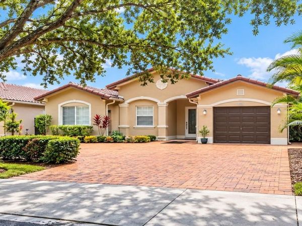 8846 NW 139th St , Unit 8846, Miami Lakes, FL 33018