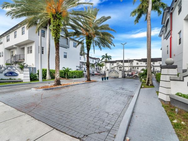 955 NW 82nd Ave , Unit 213-C, Miami, FL 33126