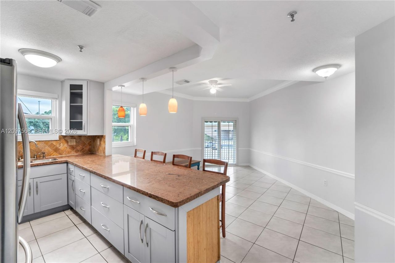 955 NW 82nd Ave , Unit 213-C, Miami, FL 33126 Photo
