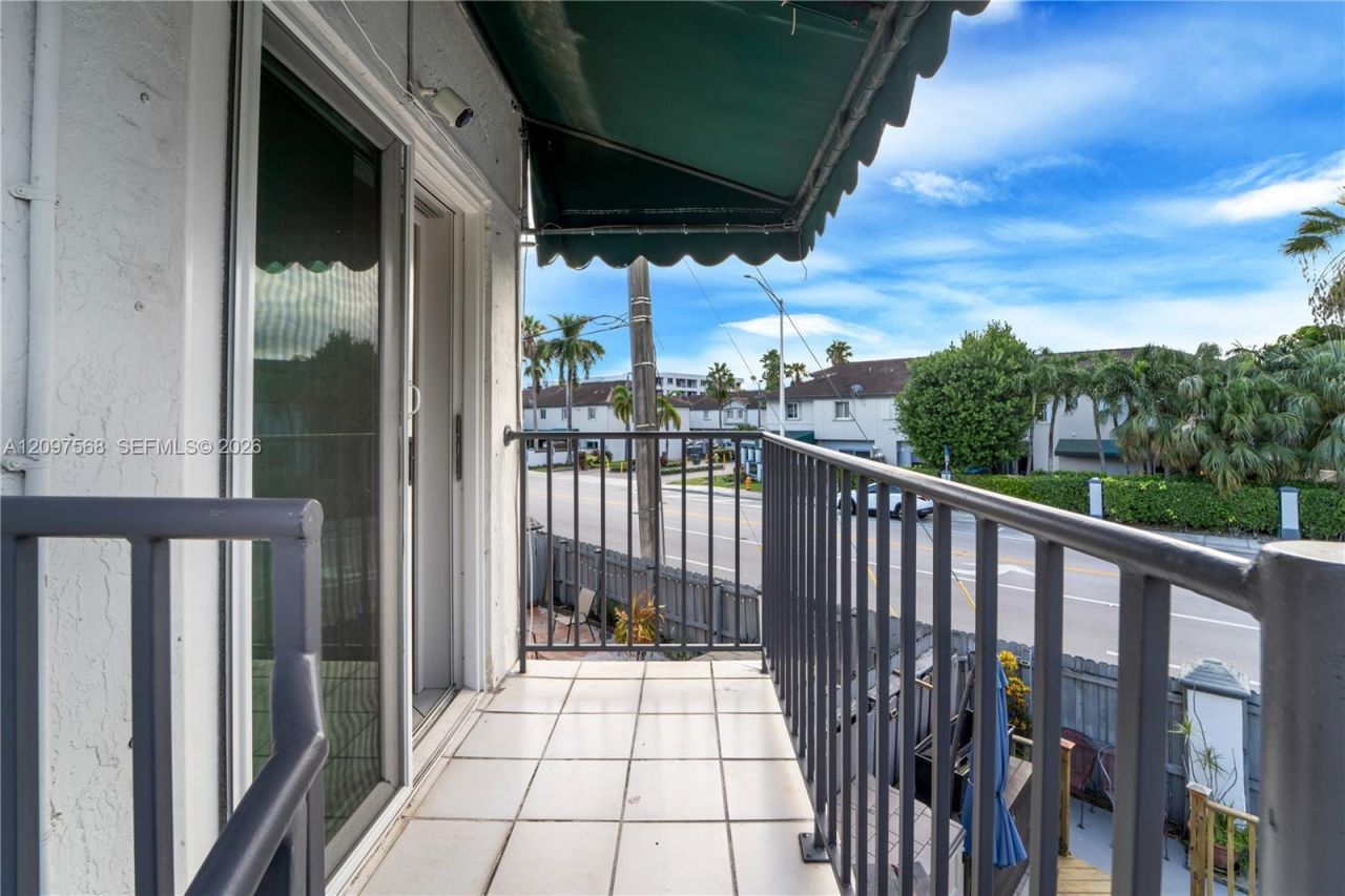 955 NW 82nd Ave , Unit 213-C, Miami, FL 33126 Photo