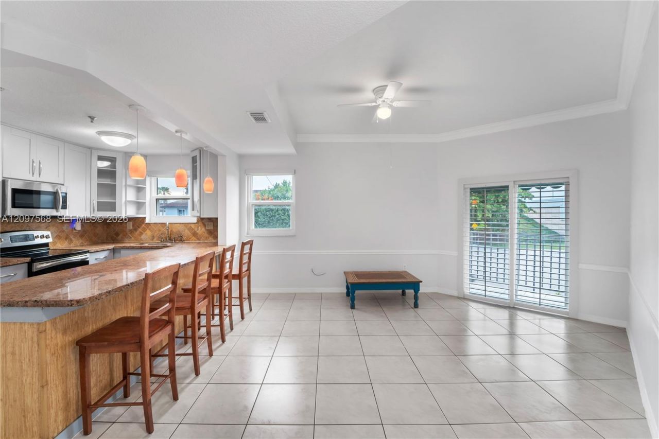955 NW 82nd Ave , Unit 213-C, Miami, FL 33126 Photo