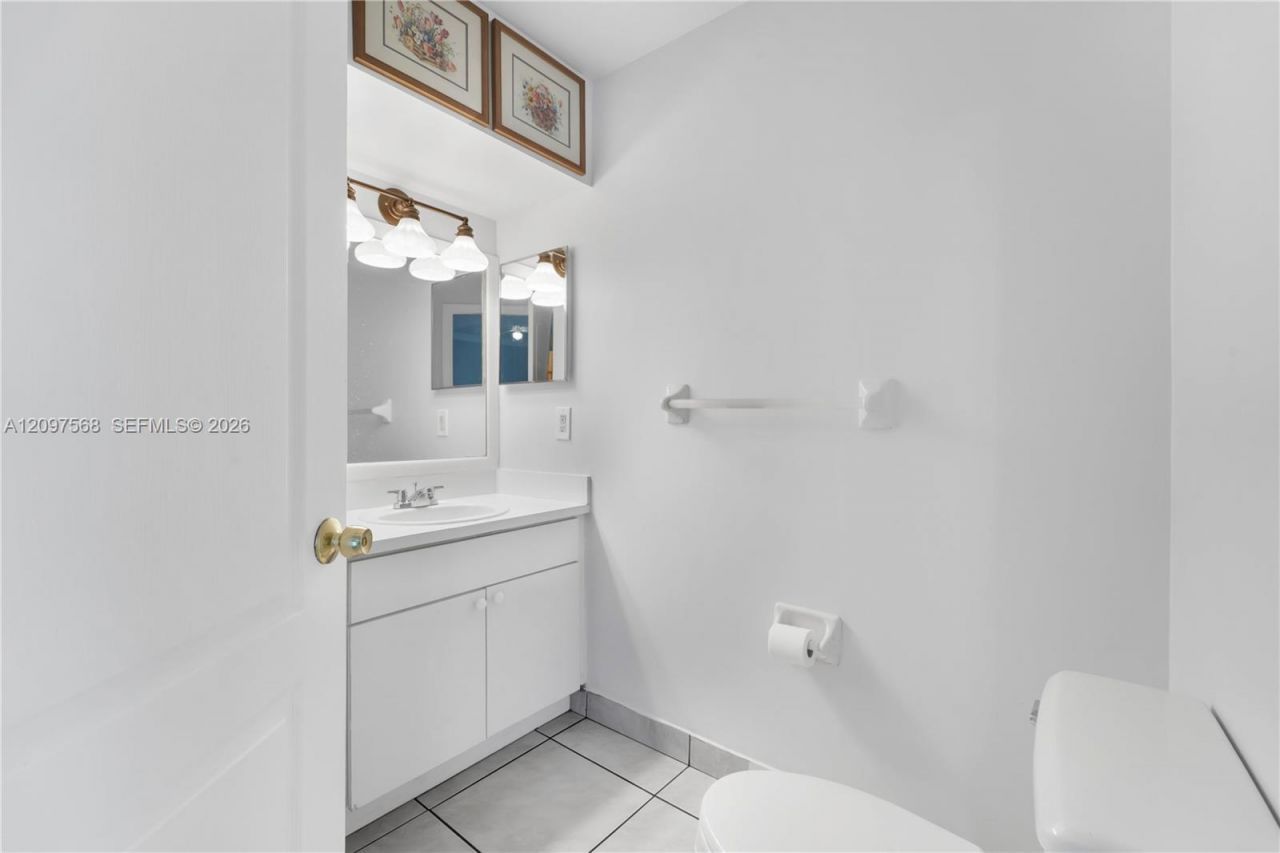 955 NW 82nd Ave , Unit 213-C, Miami, FL 33126 Photo