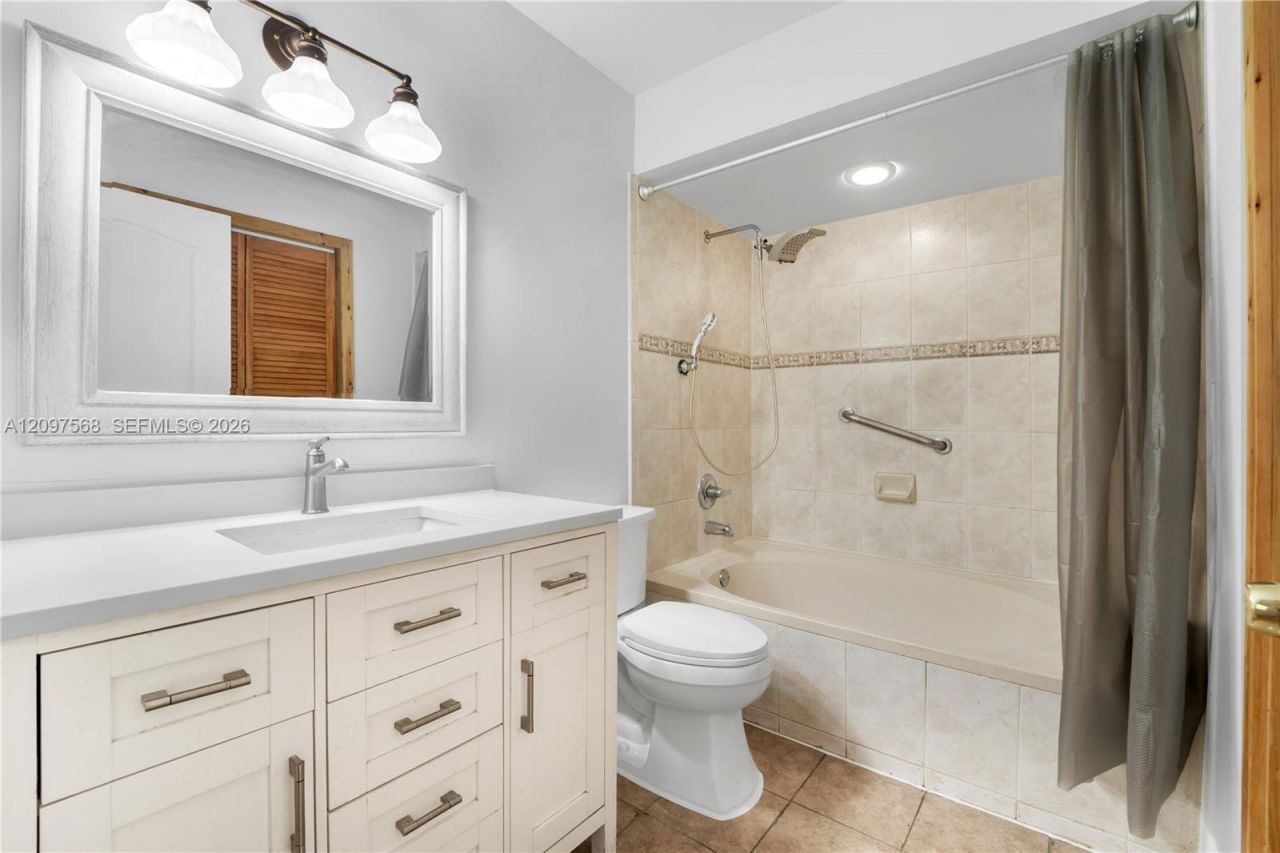 955 NW 82nd Ave , Unit 213-C, Miami, FL 33126 Photo