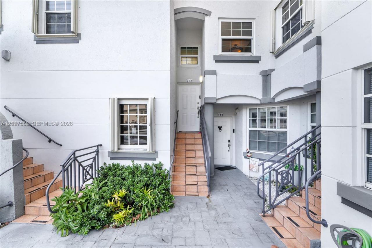 955 NW 82nd Ave , Unit 213-C, Miami, FL 33126 Photo
