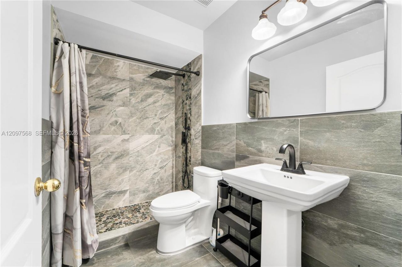 955 NW 82nd Ave , Unit 213-C, Miami, FL 33126 Photo