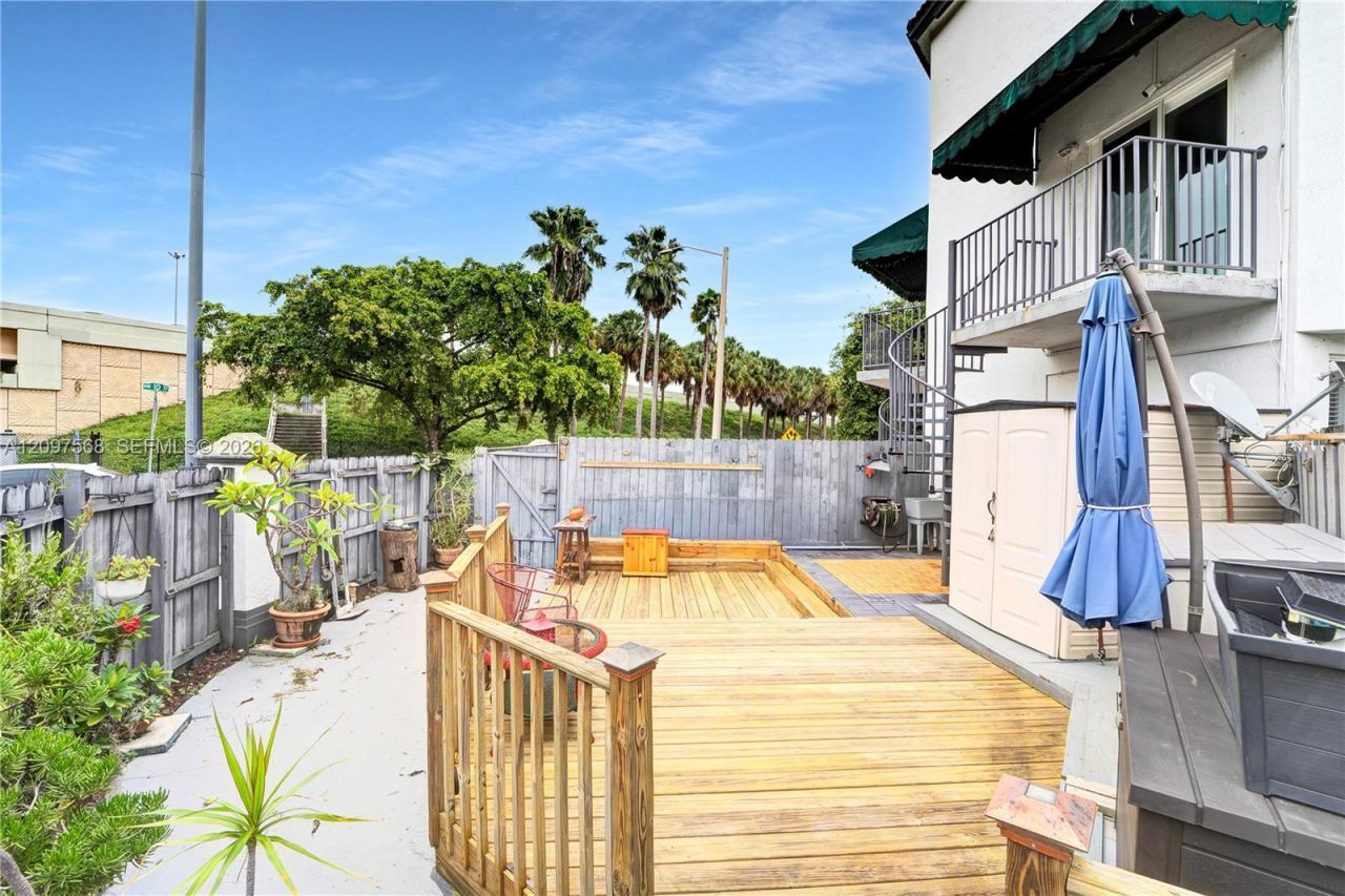 955 NW 82nd Ave , Unit 213-C, Miami, FL 33126 Photo