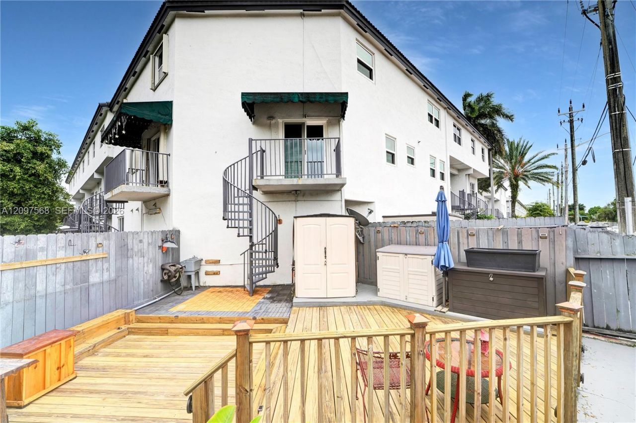 955 NW 82nd Ave , Unit 213-C, Miami, FL 33126 Photo