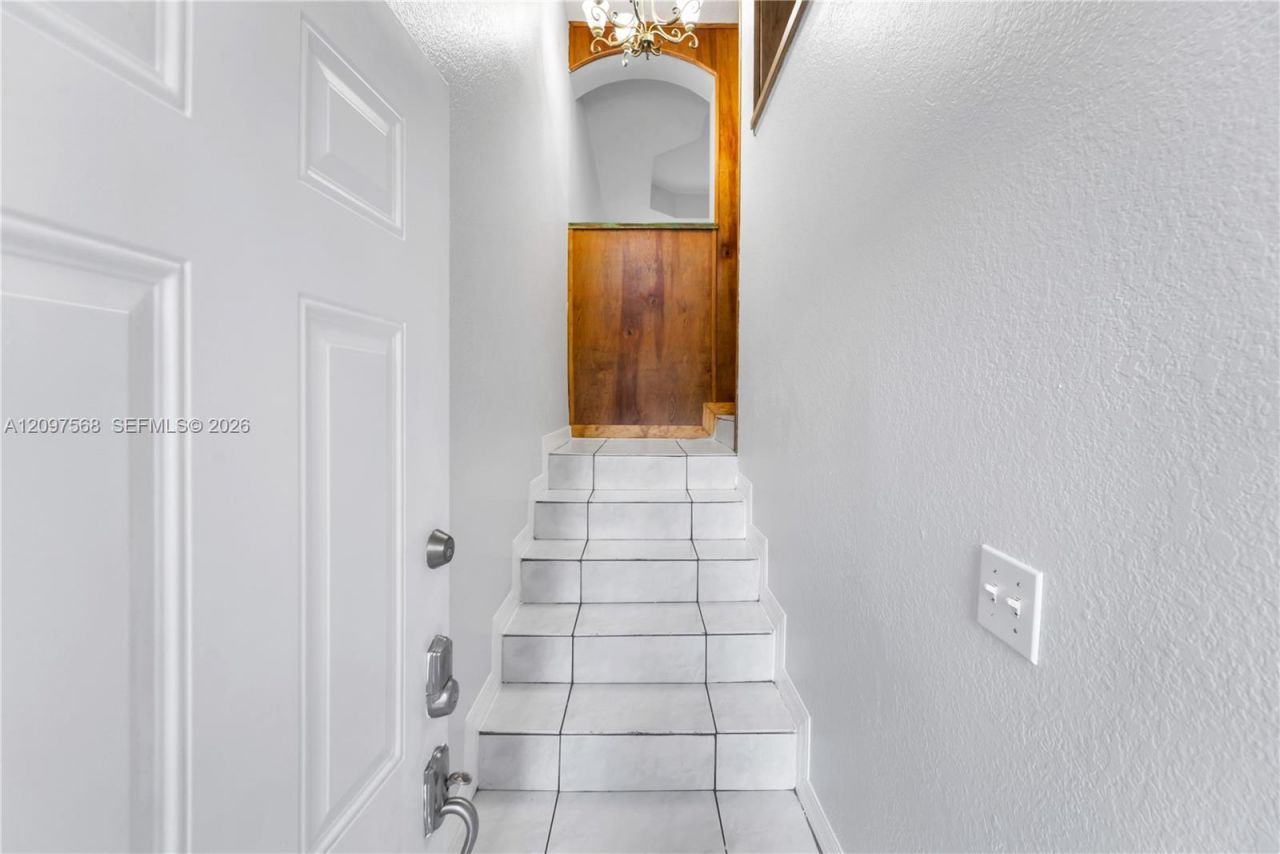 955 NW 82nd Ave , Unit 213-C, Miami, FL 33126 Photo