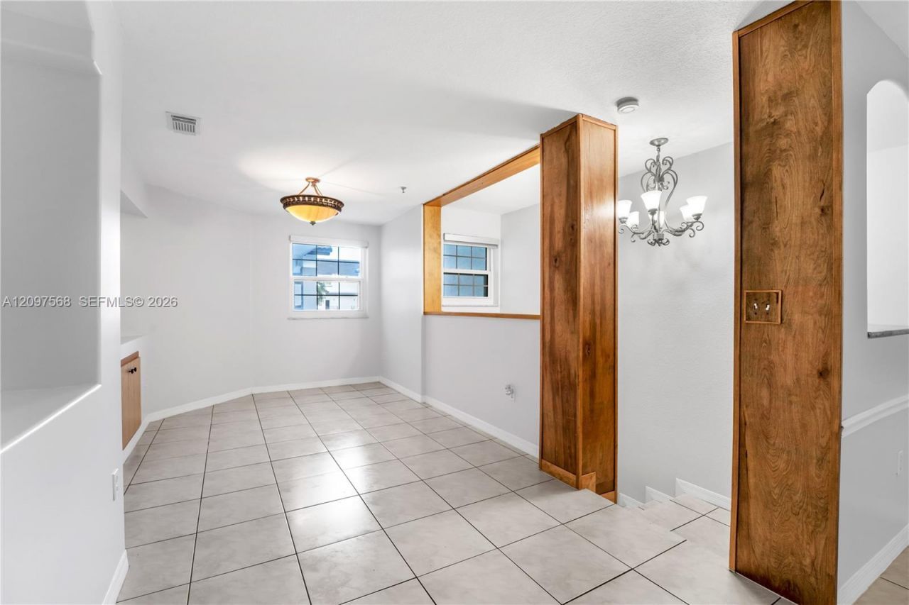 955 NW 82nd Ave , Unit 213-C, Miami, FL 33126 Photo