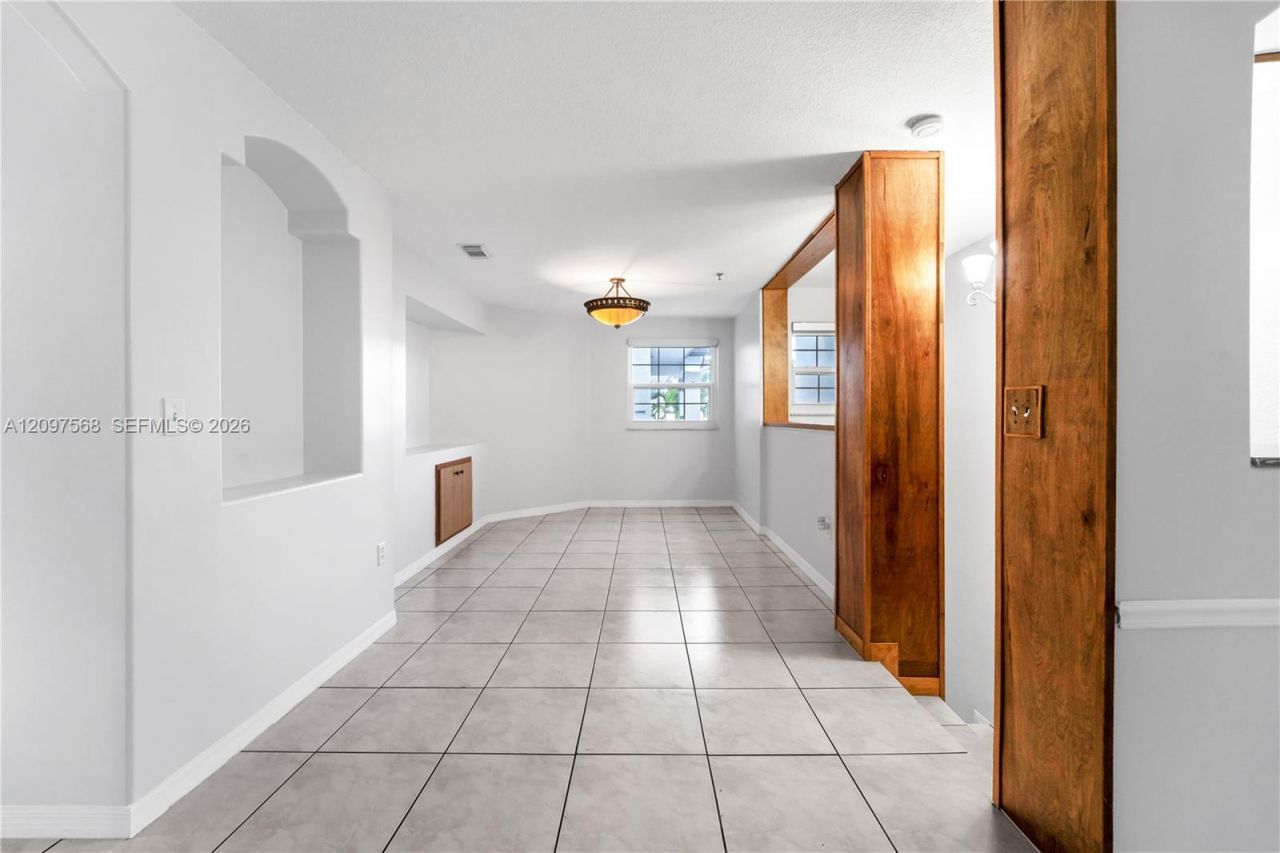 955 NW 82nd Ave , Unit 213-C, Miami, FL 33126 Photo