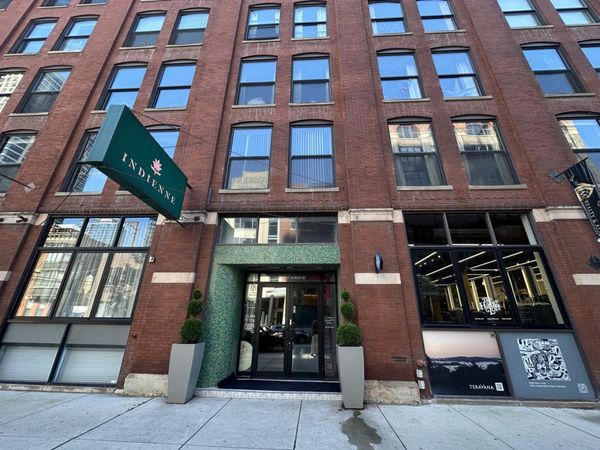 217 W Huron Street , Unit 5, Chicago, IL 60654
