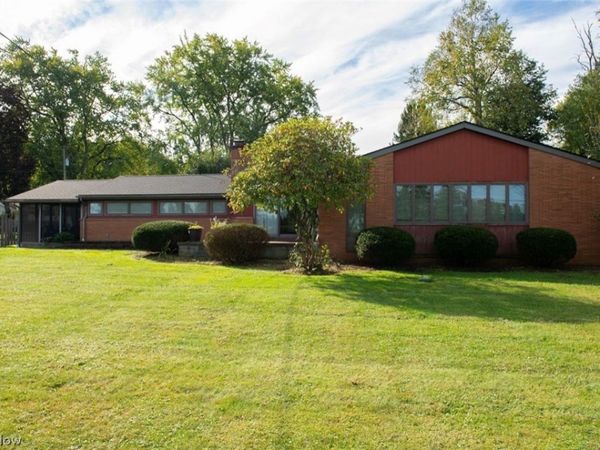 6262 W Liberty , Hubbard, OH 44425