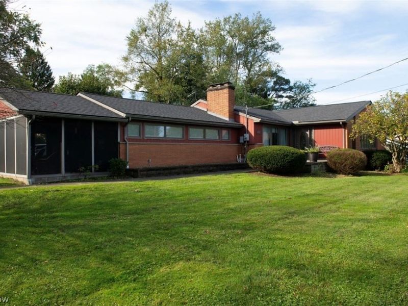 6262 W Liberty, Hubbard, OH 44425 Photo 2