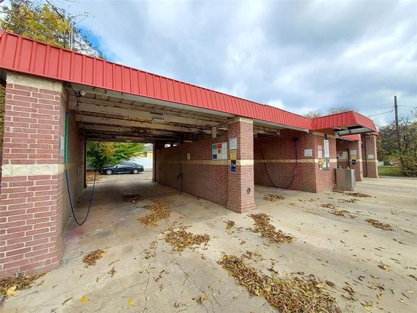 1406 Live Oak Street , Commerce, TX 75428