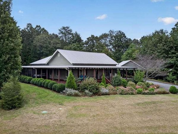 210 W Pierceville Road W, Mccaysville, GA 30555