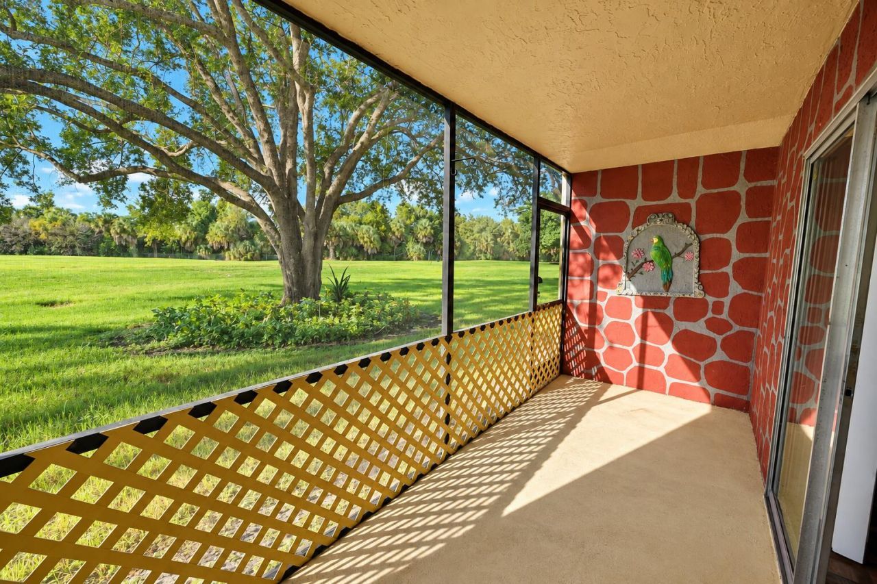 1509 Meadows Circle W, Boynton Beach, FL 33436 Photo