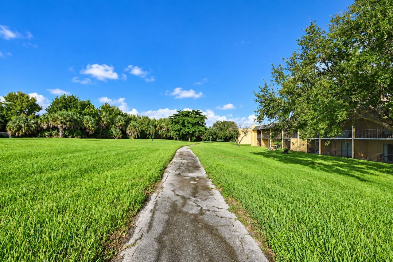1509 Meadows Circle W, Boynton Beach, FL 33436 Photo