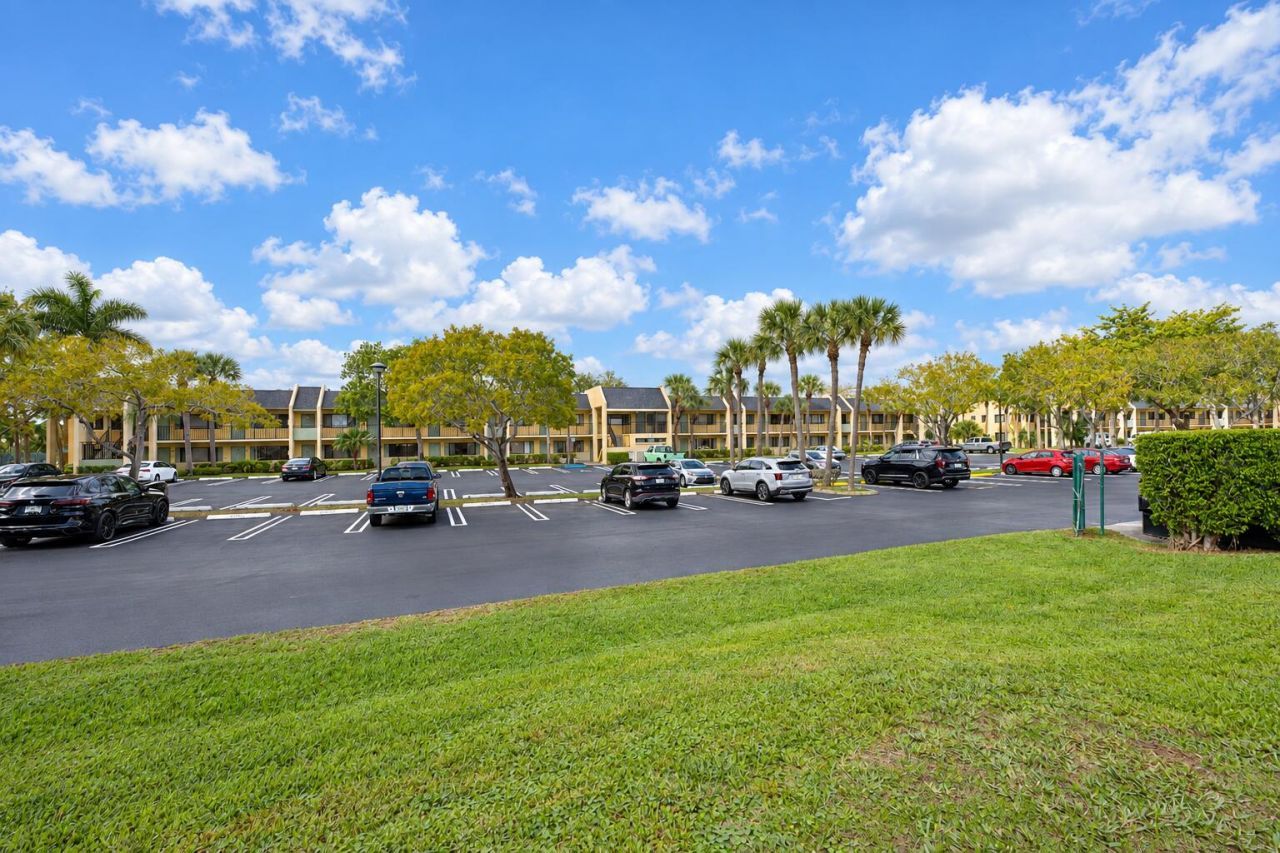 1509 Meadows Circle W, Boynton Beach, FL 33436 Photo