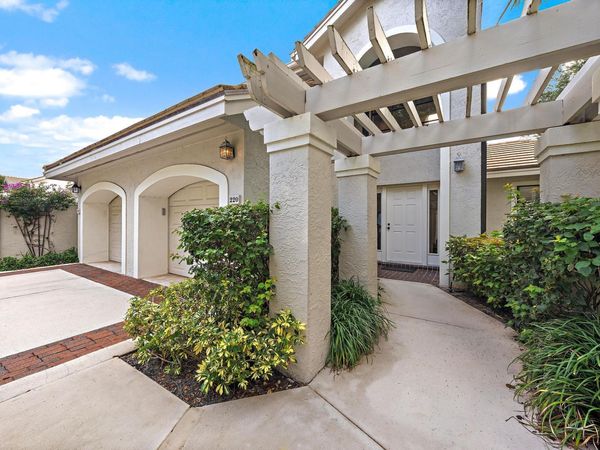 3881 Back Bay Drive, Unit 220, Jupiter, FL 33477