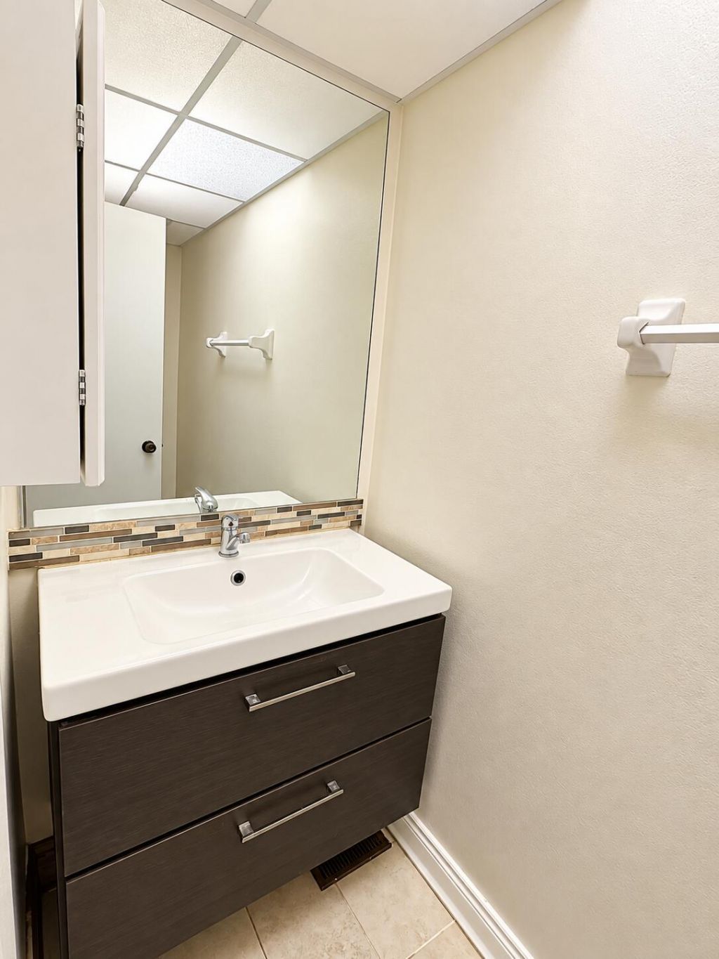 3660 Inverrary Drive, Unit 2F, Lauderhill, FL 33319 Photo