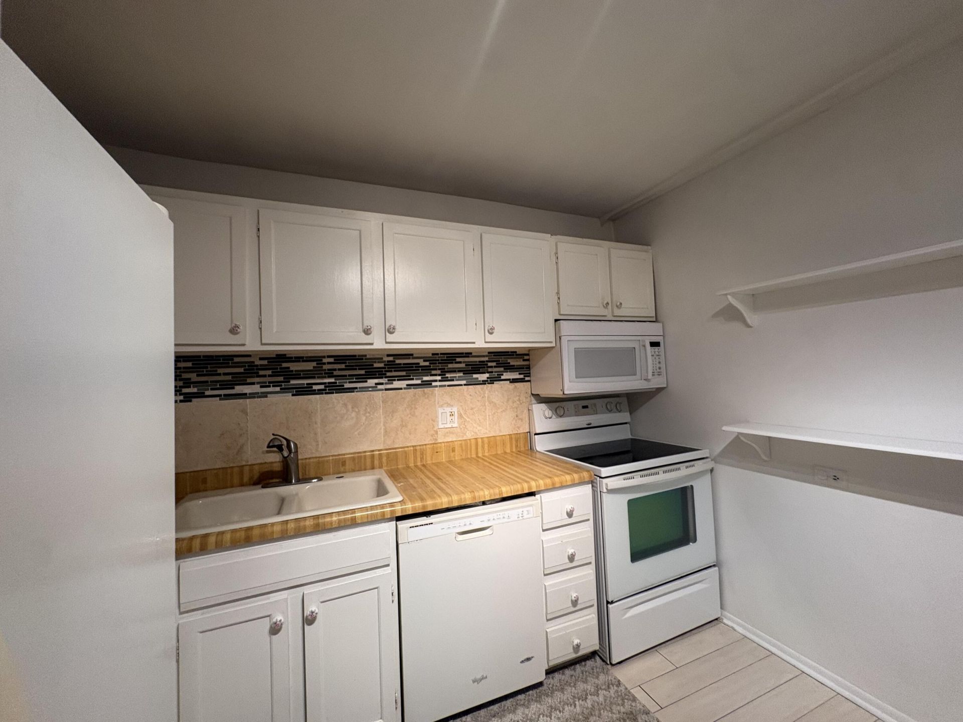 3660 Inverrary Drive, Unit 2F, Lauderhill, FL 33319 Photo