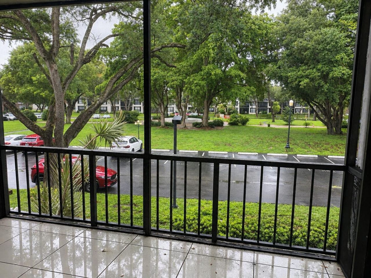 3660 Inverrary Drive, Unit 2F, Lauderhill, FL 33319 Photo
