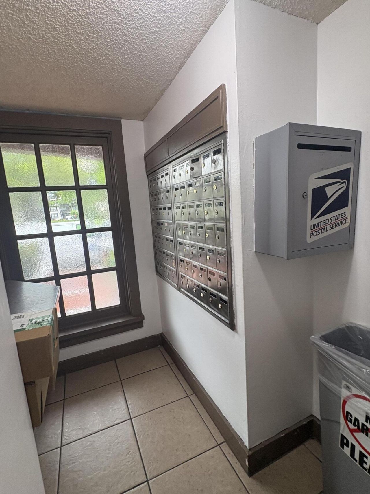 3660 Inverrary Drive, Unit 2F, Lauderhill, FL 33319 Photo