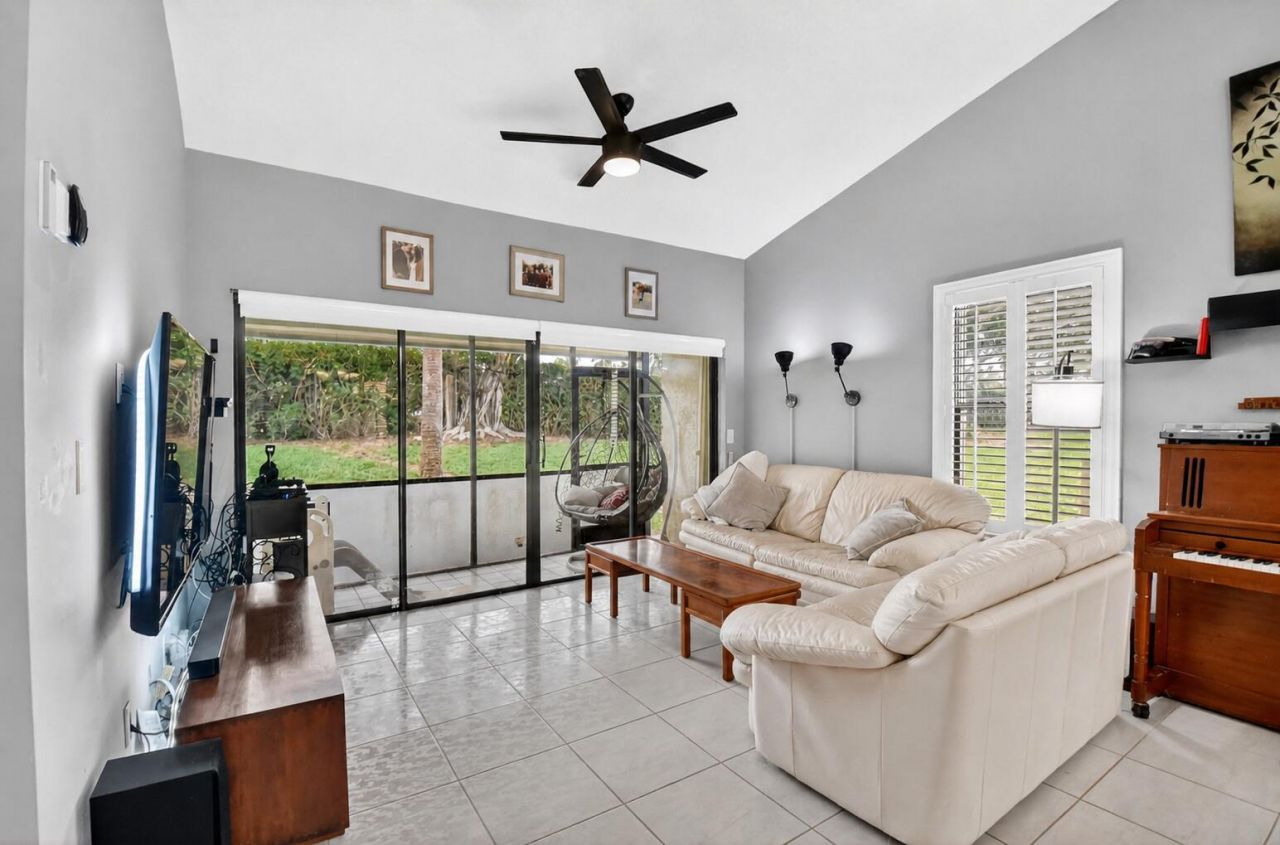 14 Via De Casas Sur, Unit 104, Boynton Beach, FL 33426 Photo