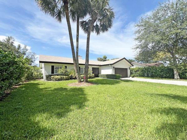 4975 NW 6TH Street, Coconut Creek, FL 33063
