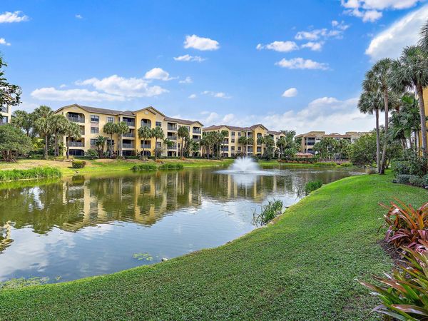 300 Uno Lago Drive, Unit 204, Juno Beach, FL 33408